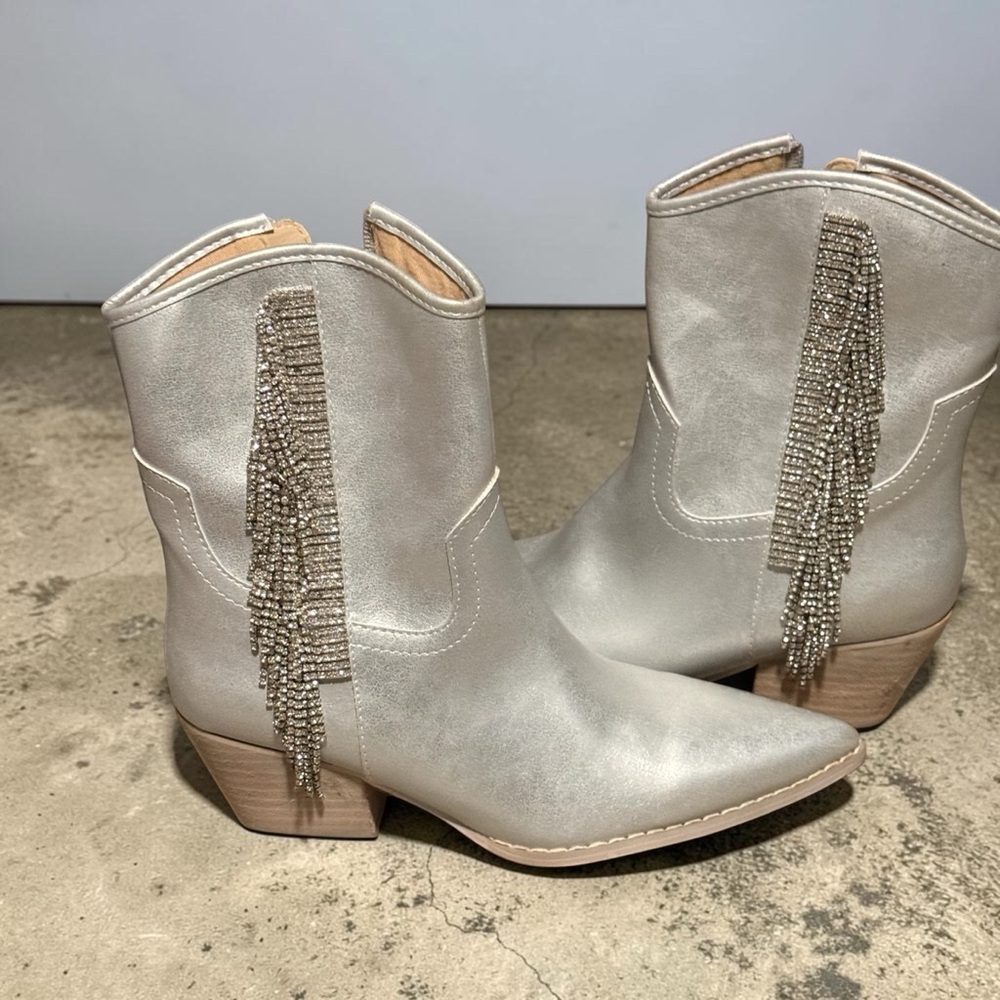 Silver Rhinestone Fringe Western Ankle Boots Size 8 NWOT